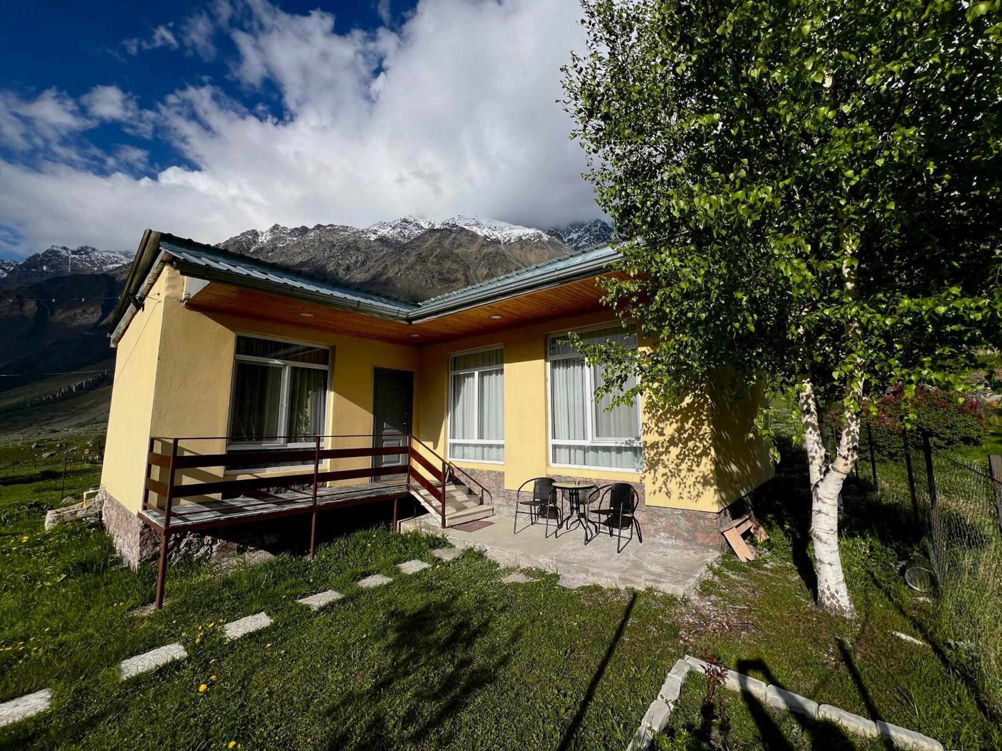 Mountain Kazbegi Apartment ภายนอก รูปภาพ